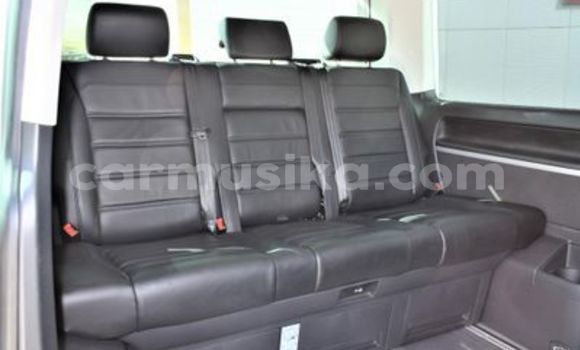 Nunua Ilio tumika Volkswagen Karmann-Ghia Nyeupe Gari ndani ya Beitbridge nchini Matabeleland Kusini Nunua Ilio tumika Volkswagen Karmann-Ghia Nyeupe Gari ndani ya Beitbridge nchini Matabeleland Kusini