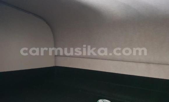 Nunua Ilio tumika Volvo 480 Nyeupe Gari ndani ya Beitbridge nchini Matabeleland Kusini Nunua Ilio tumika Volvo 480 Nyeupe Gari ndani ya Beitbridge nchini Matabeleland Kusini