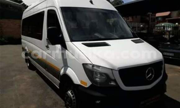 Buy Used Mercedes‒Benz C–Class White Car in Beitbridge in Matabeleland South Buy Used Mercedes‒Benz C–Class White Car in Beitbridge in Matabeleland South