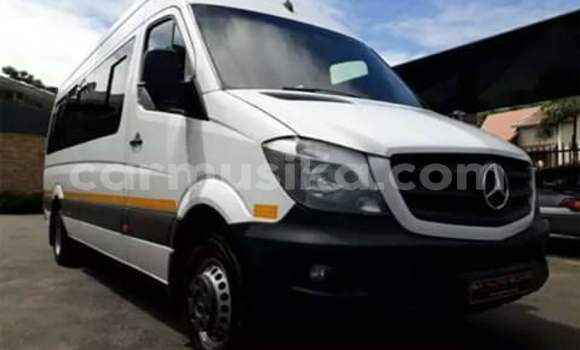 Acheter Occasion Voiture Mercedes‒Benz C–Class Blanc à Beitbridge, Matabeleland South Acheter Occasion Voiture Mercedes‒Benz C–Class Blanc à Beitbridge, Matabeleland South