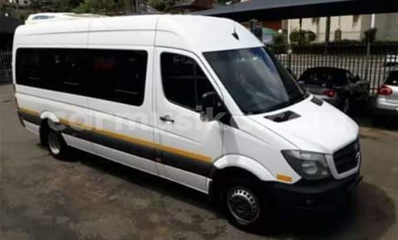 Acheter Occasion Voiture Mercedes‒Benz C–Class Blanc à Beitbridge, Matabeleland South Acheter Occasion Voiture Mercedes‒Benz C–Class Blanc à Beitbridge, Matabeleland South