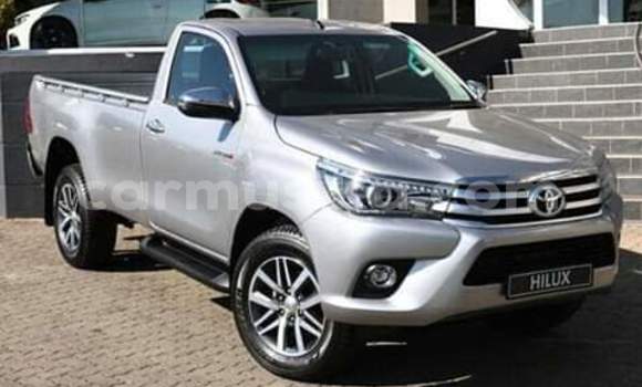 Tenga Tsaru Toyota Hilux Sirivha Mota in Beitbridge in Matabeleland South Tenga Tsaru Toyota Hilux Sirivha Mota in Beitbridge in Matabeleland South