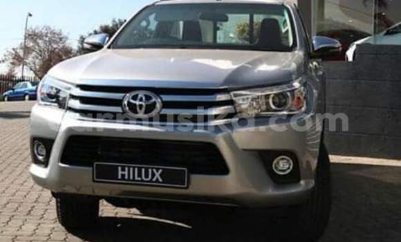 Buy Used Toyota Hilux Silver Car in Beitbridge in Matabeleland South Buy Used Toyota Hilux Silver Car in Beitbridge in Matabeleland South