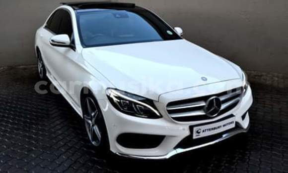 Acheter Occasion Voiture Mercedes‒Benz AMG GLC Blanc à Beitbridge, Matabeleland South Acheter Occasion Voiture Mercedes‒Benz AMG GLC Blanc à Beitbridge, Matabeleland South