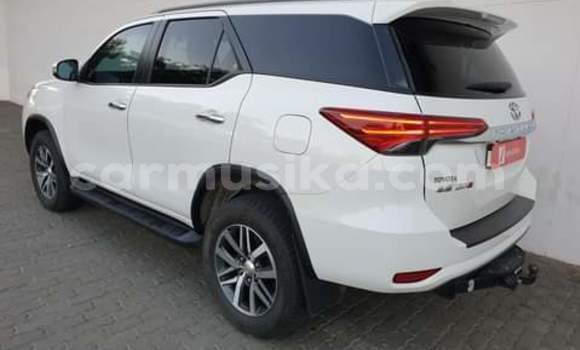 Buy Used Toyota Fortuner White Car in Beitbridge in Matabeleland South Buy Used Toyota Fortuner White Car in Beitbridge in Matabeleland South