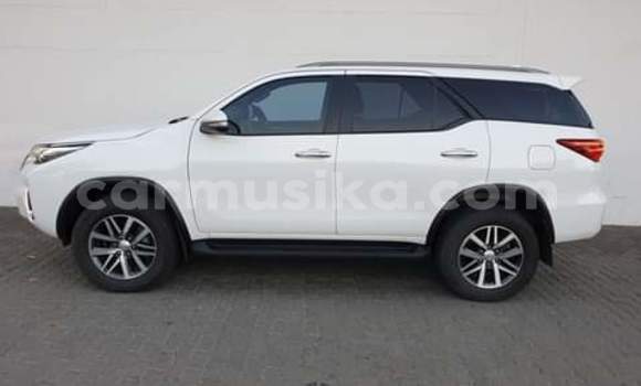 Buy Used Toyota Fortuner White Car in Beitbridge in Matabeleland South Buy Used Toyota Fortuner White Car in Beitbridge in Matabeleland South