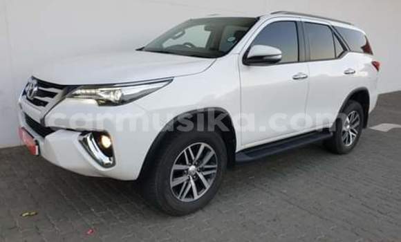 Buy Used Toyota Fortuner White Car in Beitbridge in Matabeleland South Buy Used Toyota Fortuner White Car in Beitbridge in Matabeleland South
