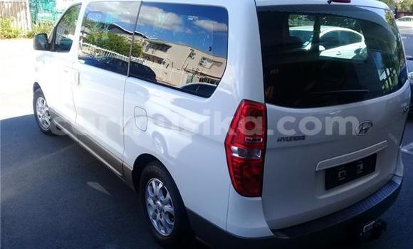 Tenga Tsaru Hyundai H1 Zvimwe Mota in Beitbridge in Matabeleland South