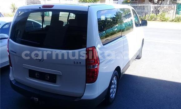 Acheter Occasion Voiture Hyundai H1 Autre à Beitbridge, Matabeleland South Acheter Occasion Voiture Hyundai H1 Autre à Beitbridge, Matabeleland South