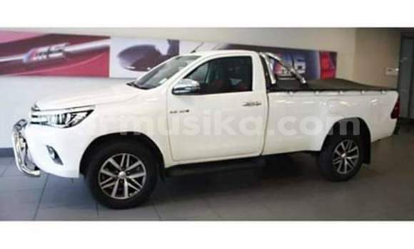 Nunua Ilio tumika Toyota Hilux Nyeupe Gari ndani ya Beitbridge nchini Matabeleland Kusini