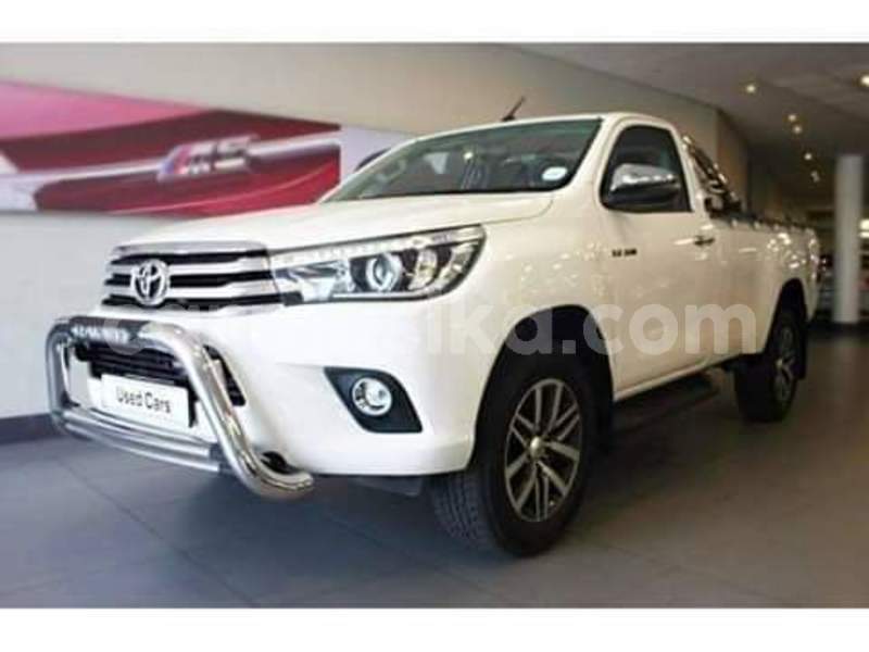 Big with watermark toyota hilux matabeleland south beitbridge 15082