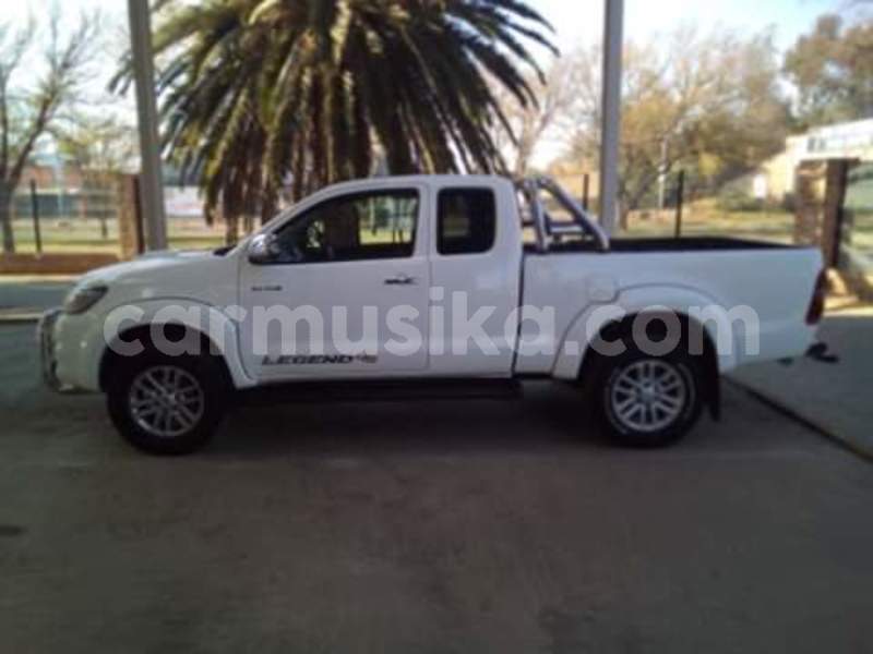 Big with watermark toyota hilux matabeleland south beitbridge 15083