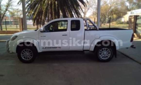 Buy Used Toyota Hilux White Car in Beitbridge in Matabeleland South Buy Used Toyota Hilux White Car in Beitbridge in Matabeleland South