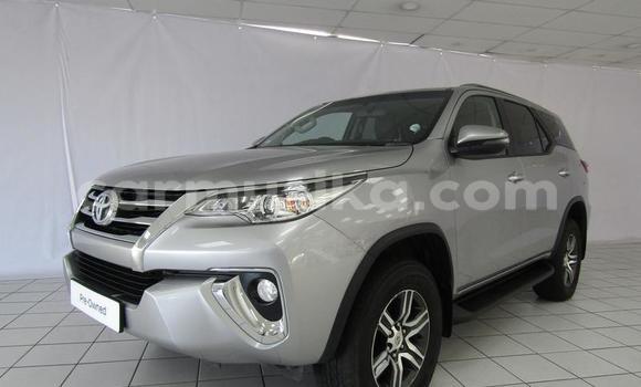 Nunua Ilio tumika Toyota Fortuner Fedha Gari ndani ya Beitbridge nchini Matabeleland Kusini Nunua Ilio tumika Toyota Fortuner Fedha Gari ndani ya Beitbridge nchini Matabeleland Kusini