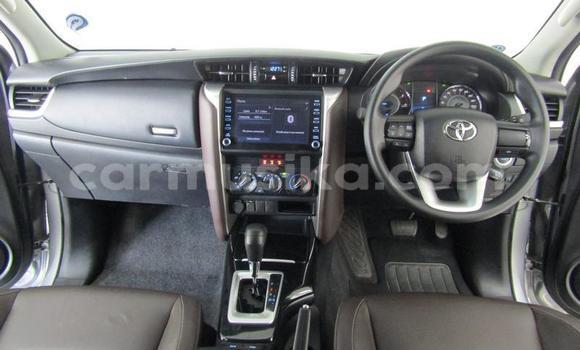 Nunua Ilio tumika Toyota Fortuner Fedha Gari ndani ya Beitbridge nchini Matabeleland Kusini Nunua Ilio tumika Toyota Fortuner Fedha Gari ndani ya Beitbridge nchini Matabeleland Kusini