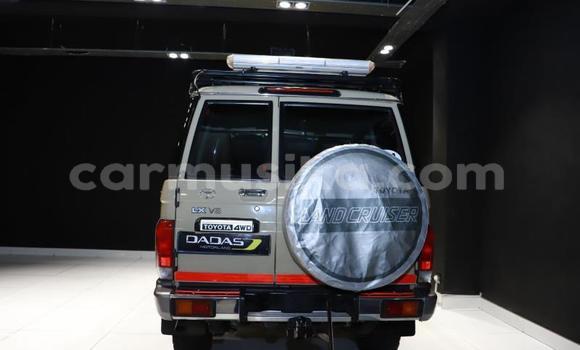 Tenga Tsaru Toyota Land Cruiser Sirivha Mota in Beitbridge in Matabeleland South Tenga Tsaru Toyota Land Cruiser Sirivha Mota in Beitbridge in Matabeleland South