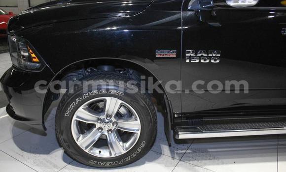 Acheter Occasion Voiture Dodge Custom Royal Noir à Beitbridge, Matabeleland South Acheter Occasion Voiture Dodge Custom Royal Noir à Beitbridge, Matabeleland South