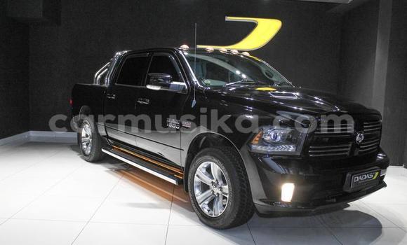 Acheter Occasion Voiture Dodge Custom Royal Noir à Beitbridge, Matabeleland South Acheter Occasion Voiture Dodge Custom Royal Noir à Beitbridge, Matabeleland South