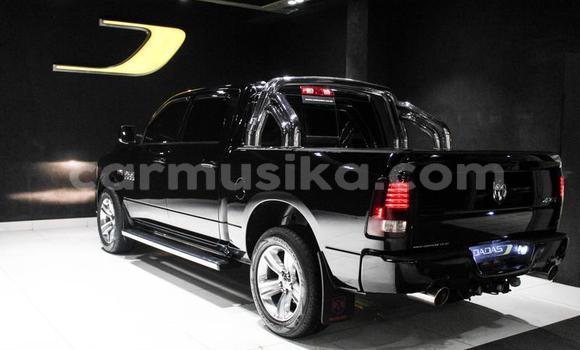 Acheter Occasion Voiture Dodge Custom Royal Noir à Beitbridge, Matabeleland South Acheter Occasion Voiture Dodge Custom Royal Noir à Beitbridge, Matabeleland South