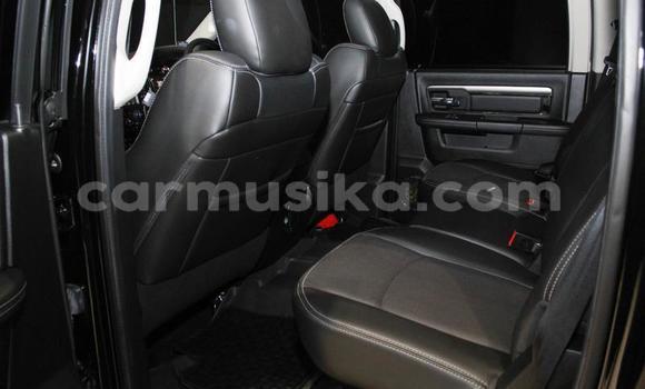 Acheter Occasion Voiture Dodge Custom Royal Noir à Beitbridge, Matabeleland South Acheter Occasion Voiture Dodge Custom Royal Noir à Beitbridge, Matabeleland South