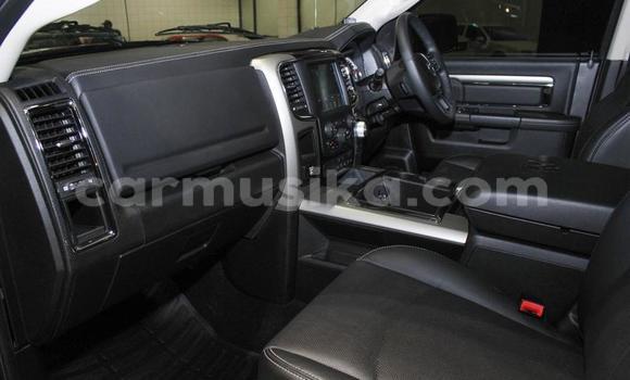 Acheter Occasion Voiture Dodge Custom Royal Noir à Beitbridge, Matabeleland South Acheter Occasion Voiture Dodge Custom Royal Noir à Beitbridge, Matabeleland South