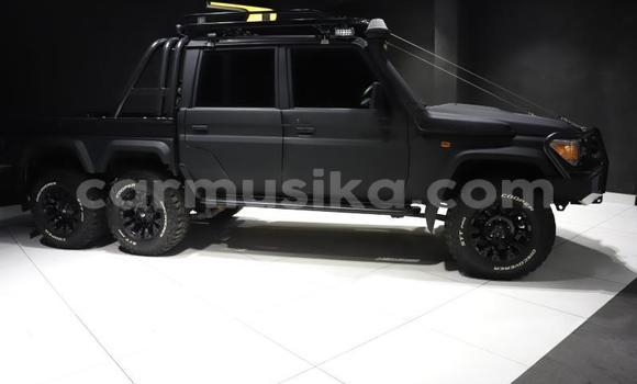 Buy Used Toyota Land Cruiser Silver Car in Beitbridge in Matabeleland South Buy Used Toyota Land Cruiser Silver Car in Beitbridge in Matabeleland South