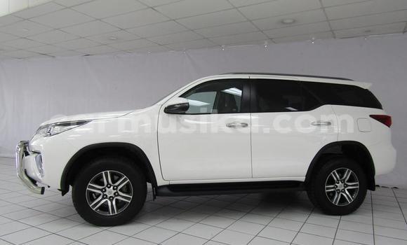 Buy Used Toyota Fortuner White Car in Beitbridge in Matabeleland South Buy Used Toyota Fortuner White Car in Beitbridge in Matabeleland South