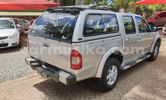 Acheter Occasion Voiture Isuzu KB Autre à Beitbridge, Matabeleland South Acheter Occasion Voiture Isuzu KB Autre à Beitbridge, Matabeleland South