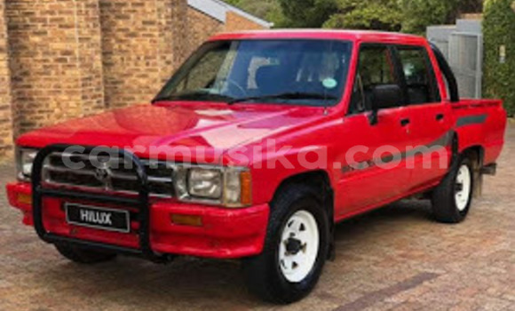 Tenga Tsaru Toyota Hilux Tsvuku Mota in Beitbridge in Matabeleland South Tenga Tsaru Toyota Hilux Tsvuku Mota in Beitbridge in Matabeleland South