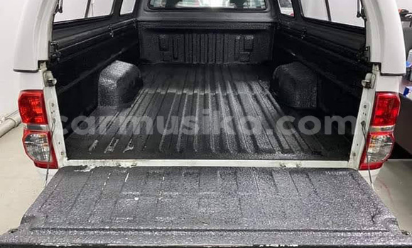 Tenga Tsaru Toyota Hilux Chena Mota in Beitbridge in Matabeleland South Tenga Tsaru Toyota Hilux Chena Mota in Beitbridge in Matabeleland South