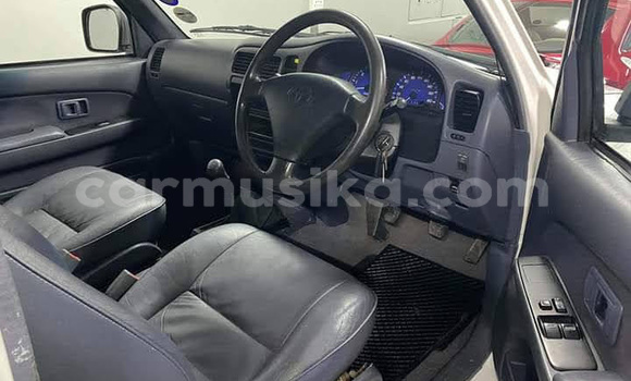 Acheter Occasion Voiture Toyota Hilux Blanc à Beitbridge, Matabeleland South Acheter Occasion Voiture Toyota Hilux Blanc à Beitbridge, Matabeleland South