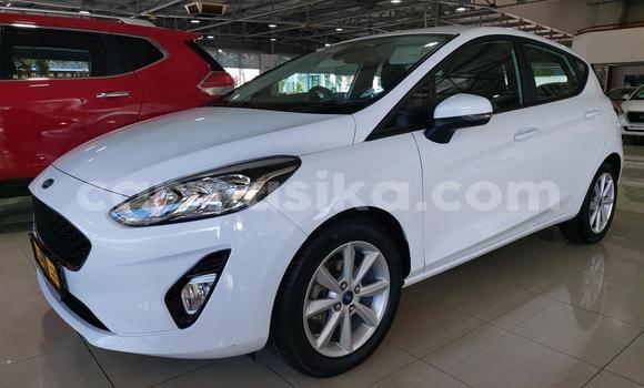 Acheter Occasion Voiture Ford Fiesta ST Blanc à Beitbridge, Matabeleland South Acheter Occasion Voiture Ford Fiesta ST Blanc à Beitbridge, Matabeleland South