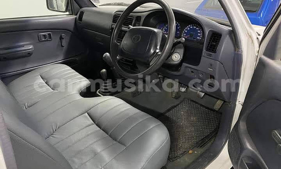 Tenga Tsaru Toyota Hilux Zvimwe Mota in Beitbridge in Matabeleland South Tenga Tsaru Toyota Hilux Zvimwe Mota in Beitbridge in Matabeleland South