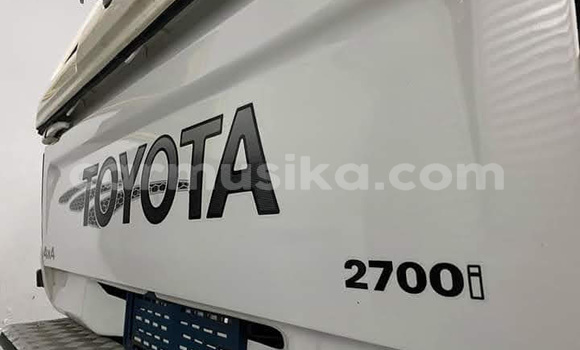 Tenga Tsaru Toyota Hilux Zvimwe Mota in Beitbridge in Matabeleland South Tenga Tsaru Toyota Hilux Zvimwe Mota in Beitbridge in Matabeleland South