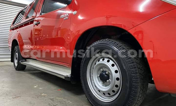 Buy Used Toyota Hilux Red Car in Beitbridge in Matabeleland South Buy Used Toyota Hilux Red Car in Beitbridge in Matabeleland South