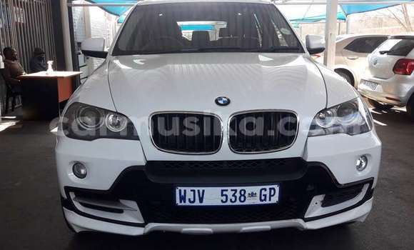 Acheter Occasion Voiture BMW X5 Blanc à Beitbridge, Matabeleland South Acheter Occasion Voiture BMW X5 Blanc à Beitbridge, Matabeleland South