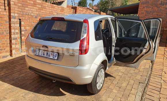 Acheter Occasion Voiture Ford Fiesta Blanc à Beitbridge, Matabeleland South Acheter Occasion Voiture Ford Fiesta Blanc à Beitbridge, Matabeleland South