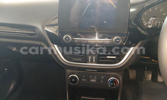 Acheter Occasion Voiture Ford Ikon Blanc à Beitbridge, Matabeleland South Acheter Occasion Voiture Ford Ikon Blanc à Beitbridge, Matabeleland South