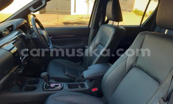 Buy Used Toyota Hilux Silver Car in Beitbridge in Matabeleland South Buy Used Toyota Hilux Silver Car in Beitbridge in Matabeleland South