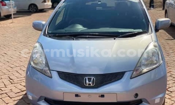 Nunua Ilio tumika Honda Fit Bluu Gari ndani ya Beitbridge nchini Matabeleland Kusini