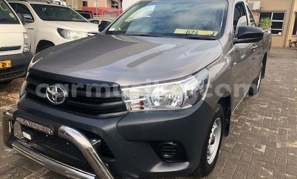 Nunua Ilio tumika Toyota Hilux Fedha Gari ndani ya Beitbridge nchini Matabeleland Kusini