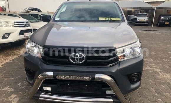 Buy Used Toyota Hilux Silver Car in Beitbridge in Matabeleland South Buy Used Toyota Hilux Silver Car in Beitbridge in Matabeleland South
