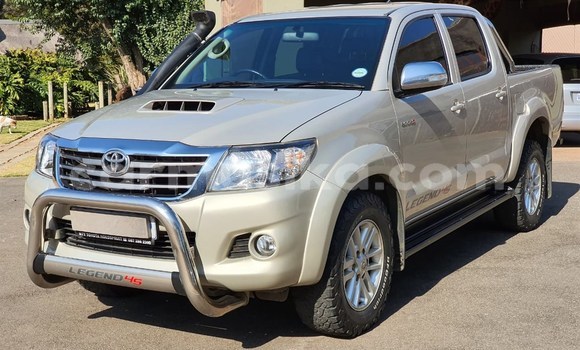 Nunua Ilio tumika Toyota Hilux Fedha Gari ndani ya Beitbridge nchini Matabeleland Kusini