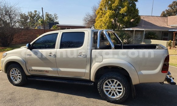 Tenga Tsaru Toyota Hilux Sirivha Mota in Beitbridge in Matabeleland South Tenga Tsaru Toyota Hilux Sirivha Mota in Beitbridge in Matabeleland South
