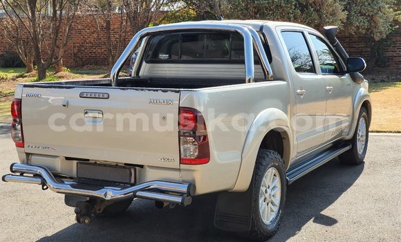 Tenga Tsaru Toyota Hilux Sirivha Mota in Beitbridge in Matabeleland South Tenga Tsaru Toyota Hilux Sirivha Mota in Beitbridge in Matabeleland South