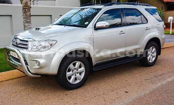 Tenga Tsaru Toyota Fortuner Zvimwe Mota in Beitbridge in Matabeleland South Tenga Tsaru Toyota Fortuner Zvimwe Mota in Beitbridge in Matabeleland South