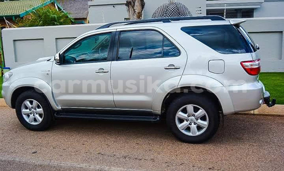 Tenga Tsaru Toyota Fortuner Zvimwe Mota in Beitbridge in Matabeleland South Tenga Tsaru Toyota Fortuner Zvimwe Mota in Beitbridge in Matabeleland South