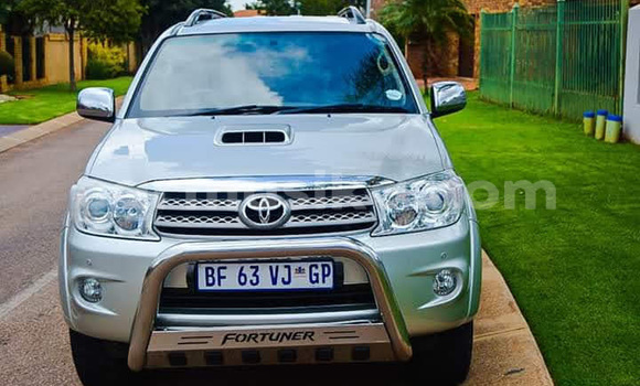 Tenga Tsaru Toyota Fortuner Zvimwe Mota in Beitbridge in Matabeleland South Tenga Tsaru Toyota Fortuner Zvimwe Mota in Beitbridge in Matabeleland South