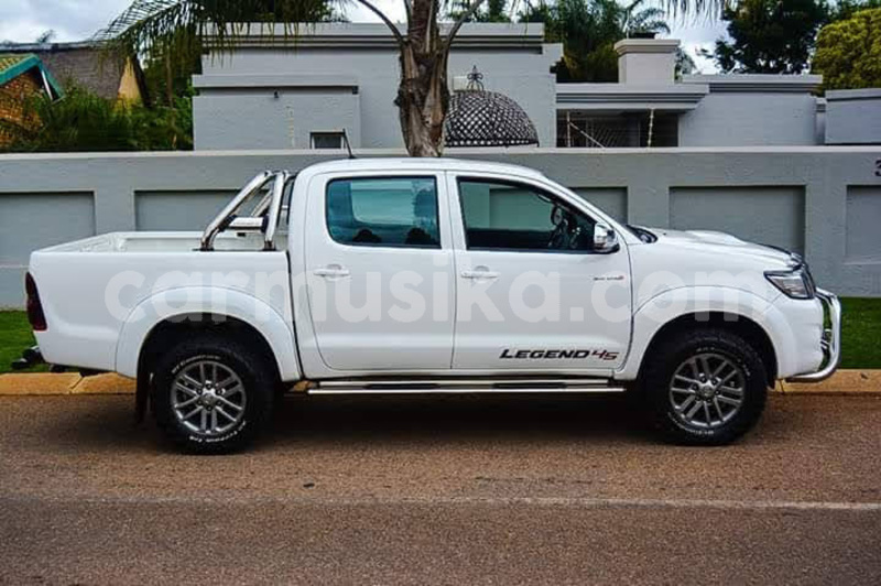 Big with watermark toyota hilux matabeleland south beitbridge 15156