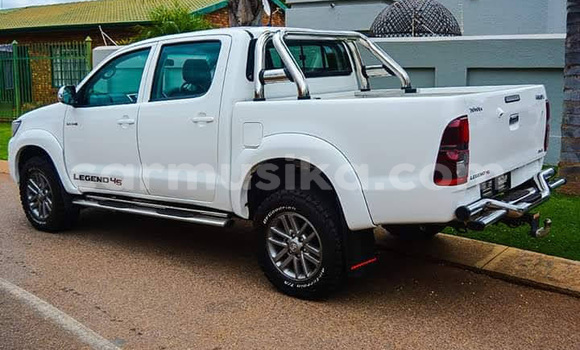 Acheter Occasion Voiture Toyota Hilux Blanc à Beitbridge, Matabeleland South Acheter Occasion Voiture Toyota Hilux Blanc à Beitbridge, Matabeleland South